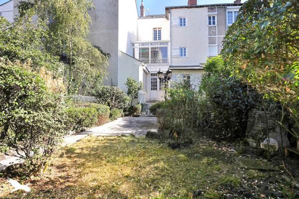 Maison à vendre 617 372 € Tours 10 p 234 m² DPE E