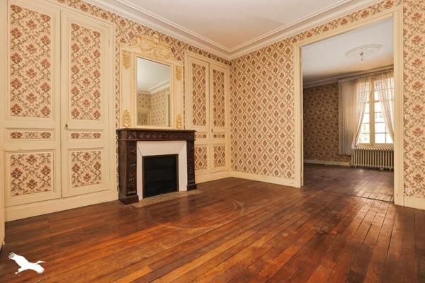 Maison à vendre 617 372 € Tours 10 p 234 m² DPE E