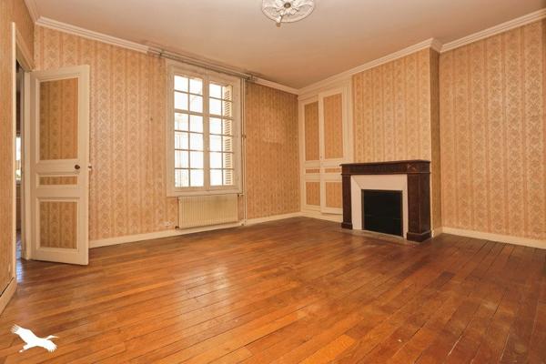 Maison à vendre 617 372 € Tours 10 p 234 m² DPE E