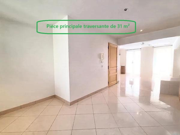 Bureau
         5 pièces
        - 100 m² Exclusivité 239 900 € *