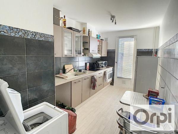 Appartement à louer    3 pièces • 59,97 m2 Désertines
