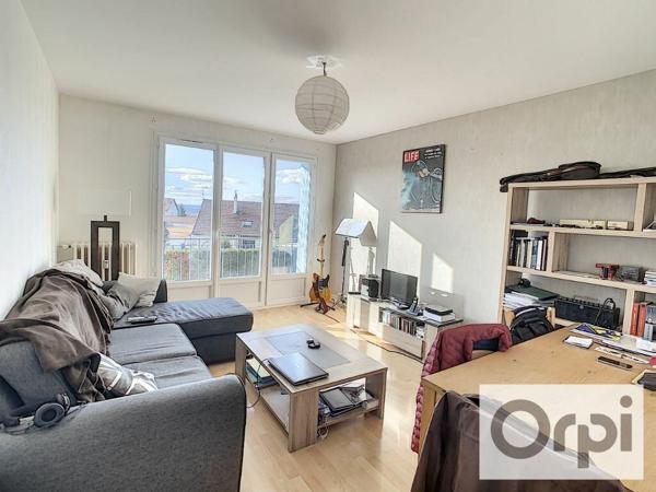 Appartement à louer    3 pièces • 59,97 m2 Désertines