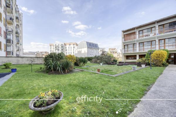Appartement
         1 pièce
        - 29 m² 99 000 € *