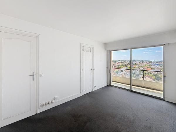 Appartement
         1 pièce
        - 29 m² 99 000 € *