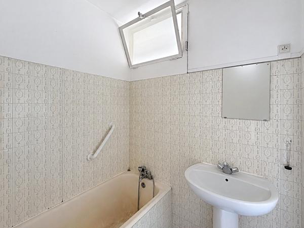 Appartement
         1 pièce
        - 29 m² 99 000 € *