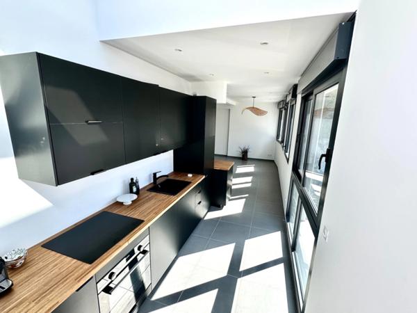 Saint Barnabé, T4 de 98m2 + Deux Terrasses de 22m2 et 38m2 dans petite copropriété de 4 appartements, neuve.