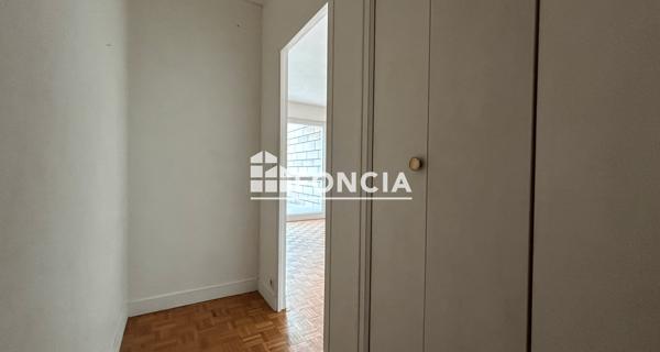 Location Studio 27.12 m² - Le Pecq 78230
