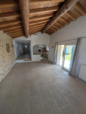 Entraigues-sur-la-Sorgue (84320) Maison atypique