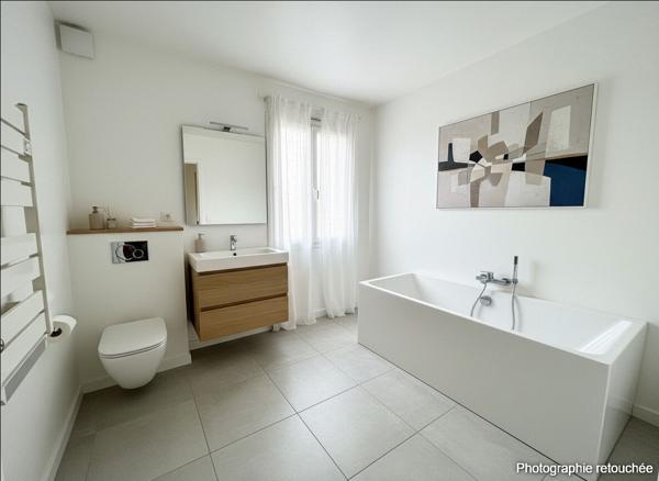 Maison de plain-pied à fort potentiel Grands volumes Travaux à prévoir Sans vis-à-vis