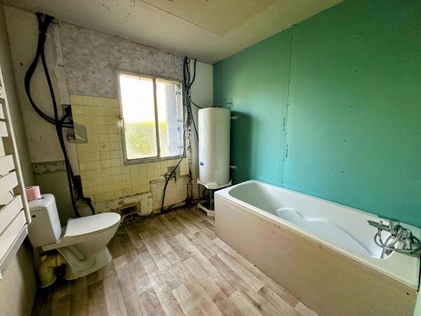 Maison de plain-pied à fort potentiel Grands volumes Travaux à prévoir Sans vis-à-vis