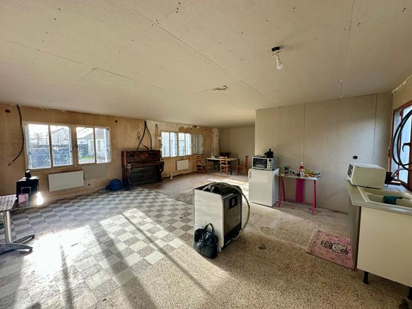 Maison de plain-pied à fort potentiel Grands volumes Travaux à prévoir Sans vis-à-vis
