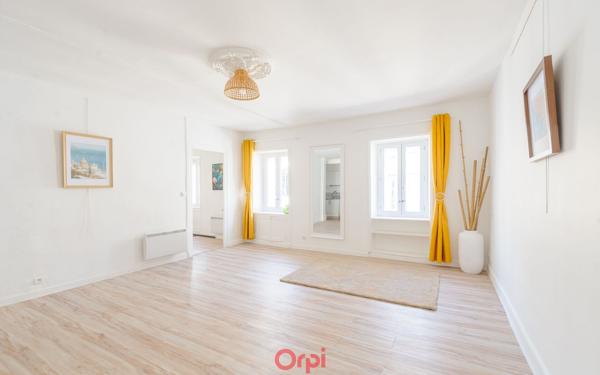 Appartement à vendre    2 pièces • 49 m2 La Rochelle