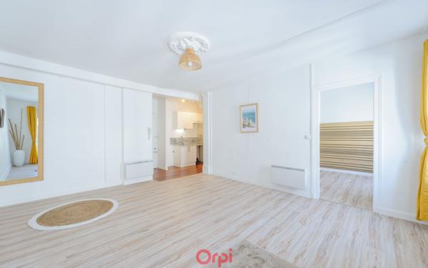 Appartement à vendre    2 pièces • 49 m2 La Rochelle