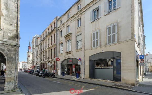 Appartement à vendre    2 pièces • 49 m2 La Rochelle
