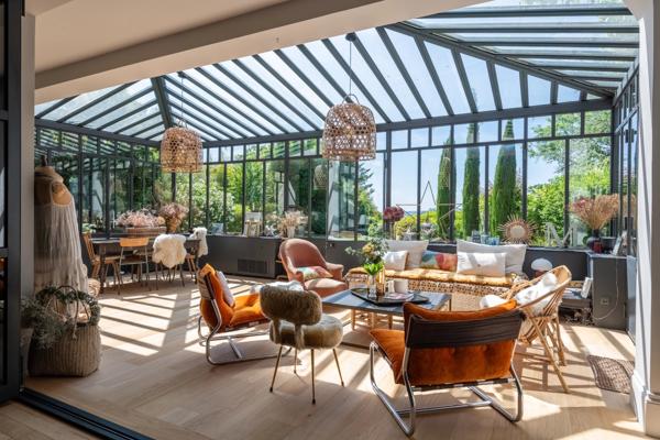 Caluire et Cuire - Propriété datant de 1850 d'environ 410 m² hab - Parc paysagé et bois de 3600 m² - Garage ouvert - pool house - 5 chambres