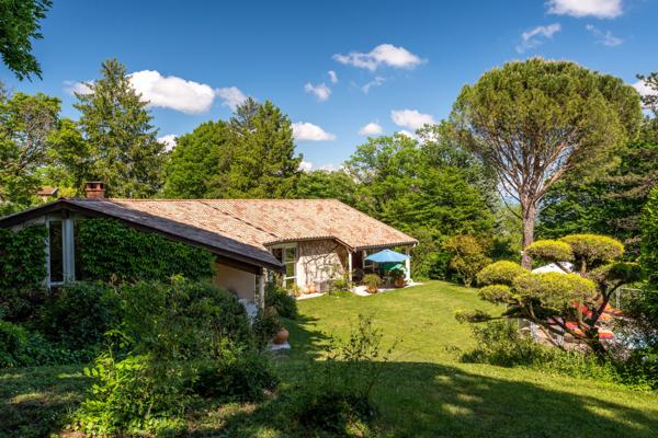 St Cyr-Au-Mont-D'Or - Maison de 220 m² environ - Terrain de 5000 m² - 4 Chambres - Piscine