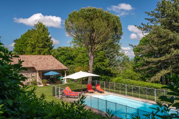 St Cyr-Au-Mont-D'Or - Maison de 220 m² environ - Terrain de 5000 m² - 4 Chambres - Piscine