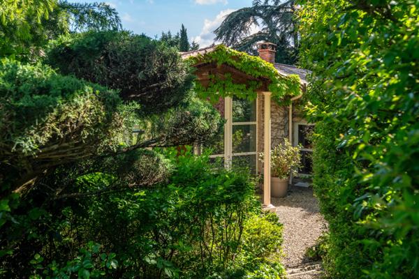 St Cyr-Au-Mont-D'Or - Maison de 220 m² environ - Terrain de 5000 m² - 4 Chambres - Piscine