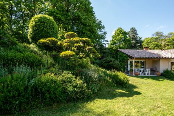 St Cyr-Au-Mont-D'Or - Maison de 220 m² environ - Terrain de 5000 m² - 4 Chambres - Piscine