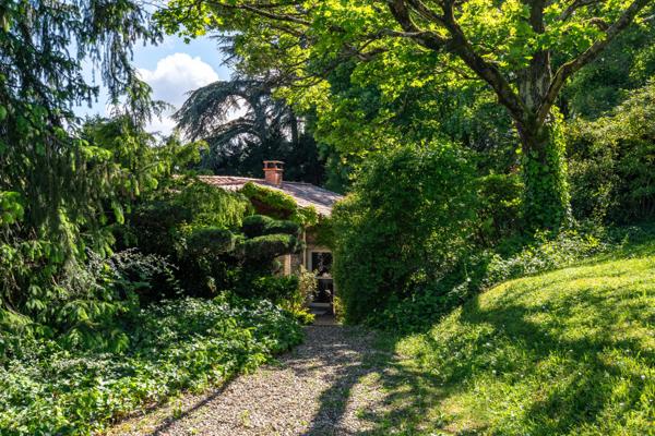 St Cyr-Au-Mont-D'Or - Maison de 220 m² environ - Terrain de 5000 m² - 4 Chambres - Piscine