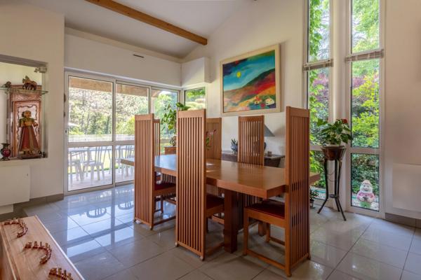 St Cyr-Au-Mont-D'Or - Maison de 220 m² environ - Terrain de 5000 m² - 4 Chambres - Piscine