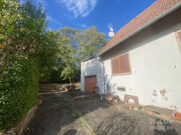 3%COM Maison à rénover sur 7 ares au centre de Hochfelden Hochfelden (67270)