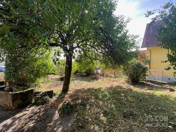 3%COM Maison à rénover sur 7 ares au centre de Hochfelden Hochfelden (67270)