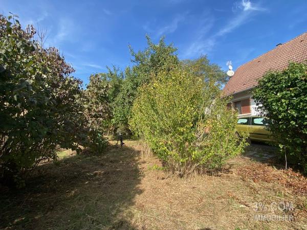 3%COM Maison à rénover sur 7 ares au centre de Hochfelden Hochfelden (67270)