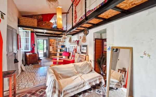 Maison à vendre    3 pièces •  Pierrerue