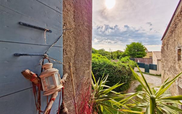 Maison à vendre    3 pièces •  Pierrerue