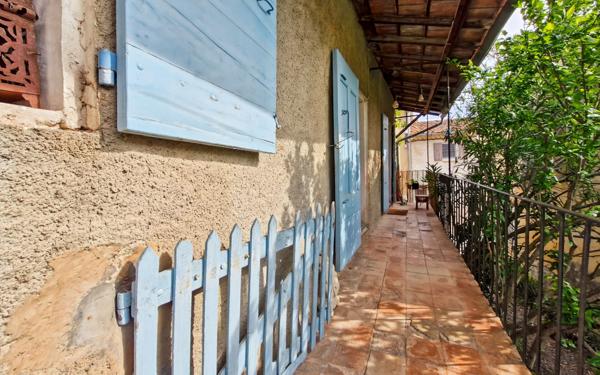 Maison à vendre    3 pièces •  Pierrerue