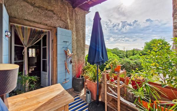 Maison à vendre    3 pièces •  Pierrerue