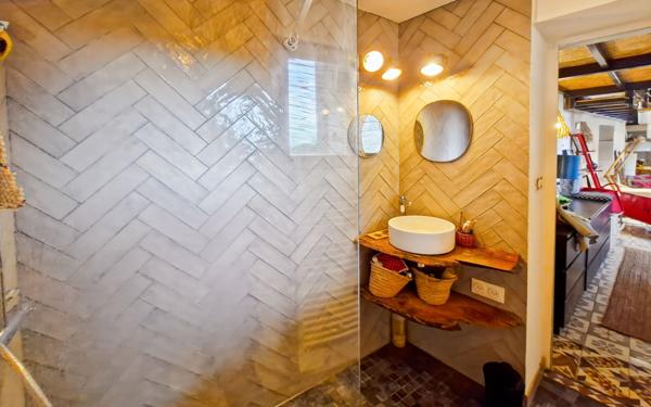 Maison à vendre    3 pièces •  Pierrerue