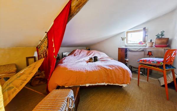 Maison à vendre    3 pièces •  Pierrerue