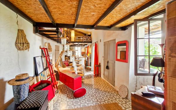 Maison à vendre    3 pièces •  Pierrerue