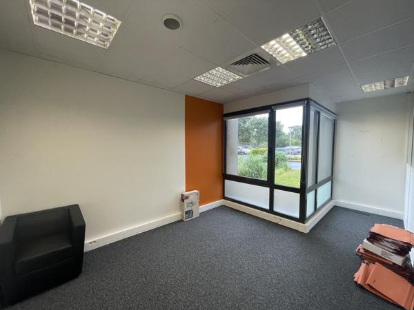 Bureaux à louer à PETIT COURONNE 76650