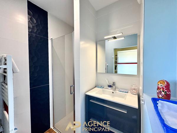 Appartement T3 bis - 110m2 - Dernier étage avec terrasse - Box et parking - La Genette 790 000 € **  - Référence  JH742D2