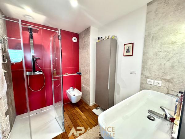 Appartement T3 bis - 110m2 - Dernier étage avec terrasse - Box et parking - La Genette 790 000 € **  - Référence  JH742D2