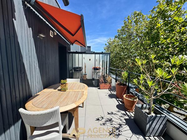 Appartement T3 bis - 110m2 - Dernier étage avec terrasse - Box et parking - La Genette 790 000 € **  - Référence  JH742D2