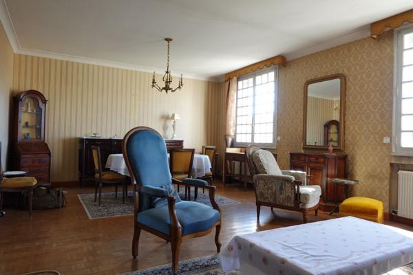 Rochefort : Quartier Gambetta Maison 5 chambres + 120 m² Garage + Jardin