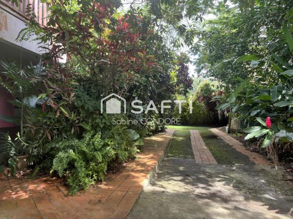 Saint-Joseph 97212 - Grande propriété composée de 4 appartements