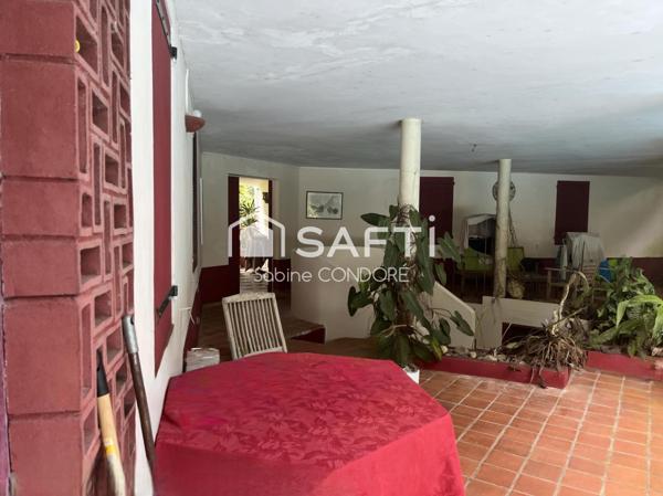 Saint-Joseph 97212 - Grande propriété composée de 4 appartements