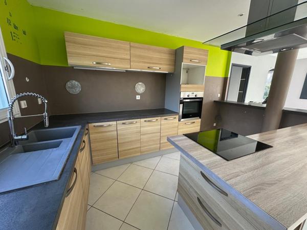 Maison de 196 m2 au sol sur un terrain de 2500 m2