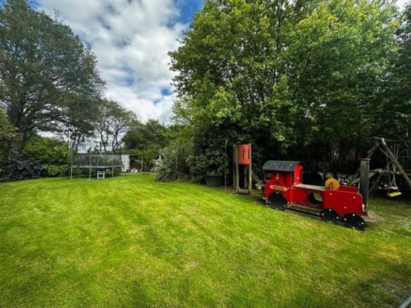 Maison de 196 m2 au sol sur un terrain de 2500 m2