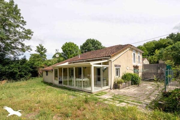 Maison à vendre 175 000 € Saint-Bonnet-sur-Gironde 6 p 170 m² DPE E