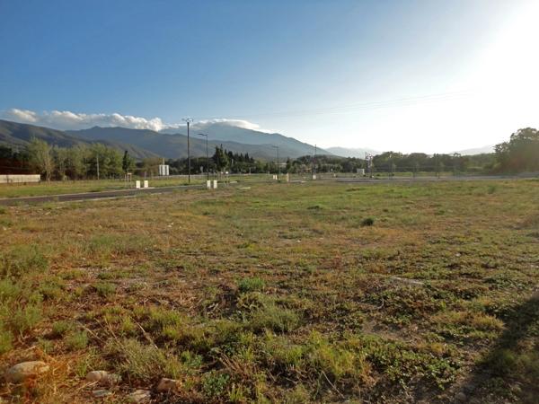 Dpt Pyrénées Orientales (66), à vendre ILLE SUR TET terrain constructible 9600m², plat, vaibilisé
