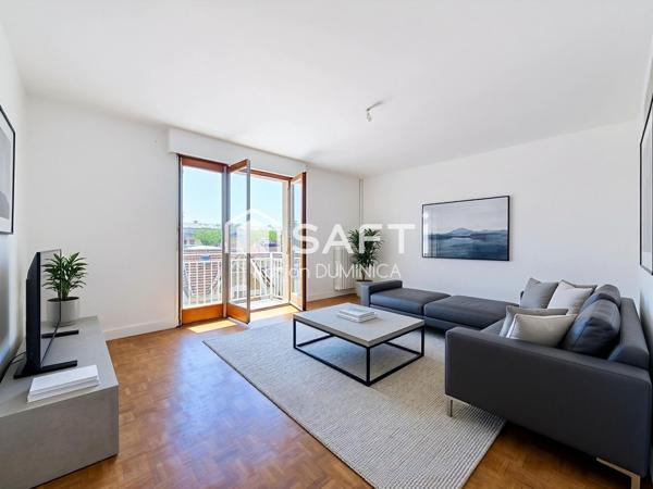 Très bel appartement avec balcon et une belle vue dégagée