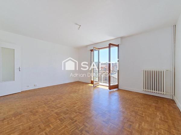 Très bel appartement avec balcon et une belle vue dégagée