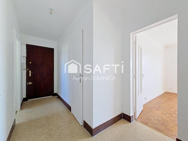 Très bel appartement avec balcon et une belle vue dégagée