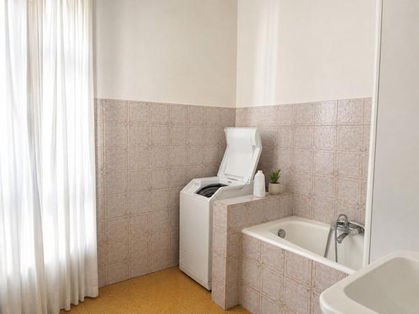 Paris 75015, Montparnasse, 3/4 pièces 82m² au 2e étage d'un immeuble post Haussmannienn,